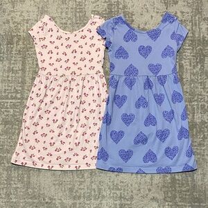 🔥4/20! Bundle of 2 Carters Floral & Heart dresses. Size 7.